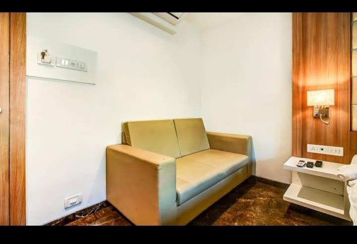 Hotel Royal Oak Navi Mumbai-Stz 1002 Mumbai (Bombay) Buitenkant foto
